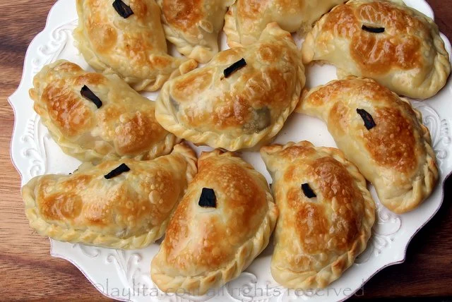 Best Empanada de Jamón y Queso Near Me